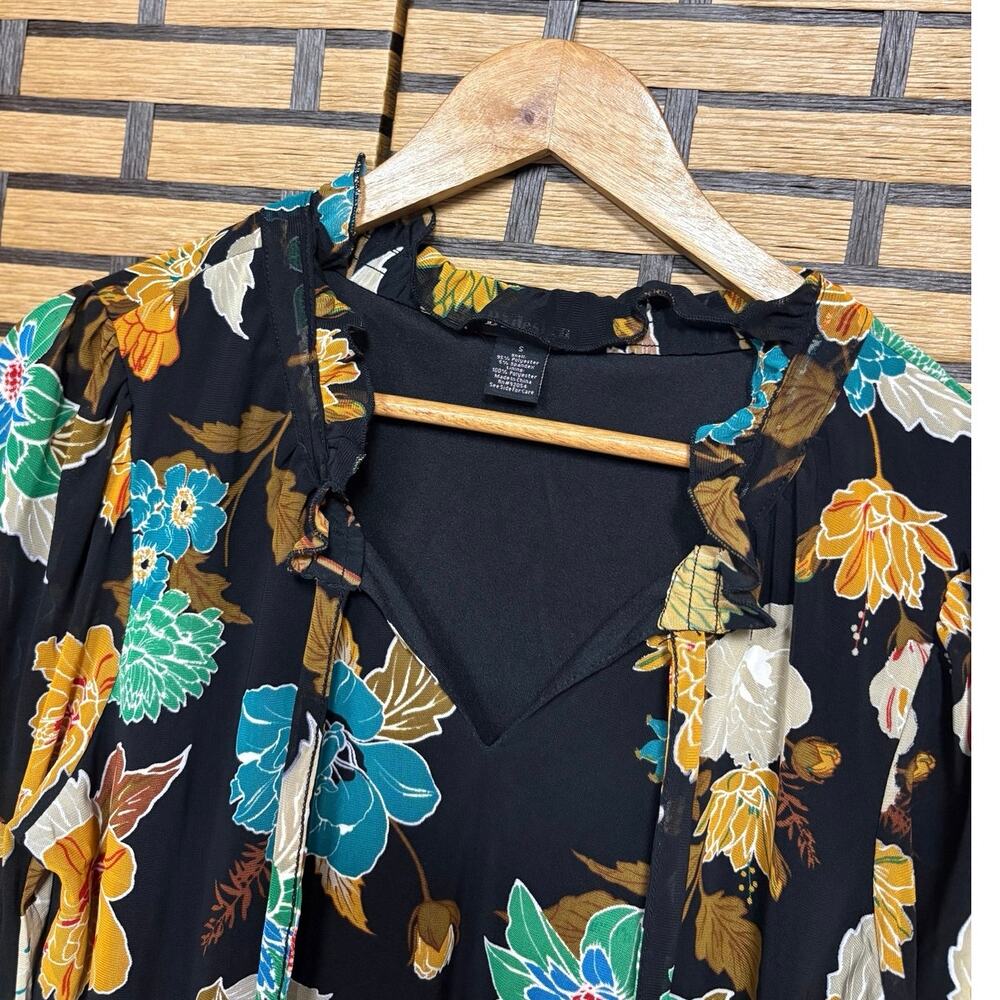 By Design Floral Blouse Size Small - Picture 3 of 8